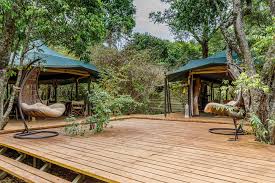 Luxury tented lodge setting for a Mara Simba stay